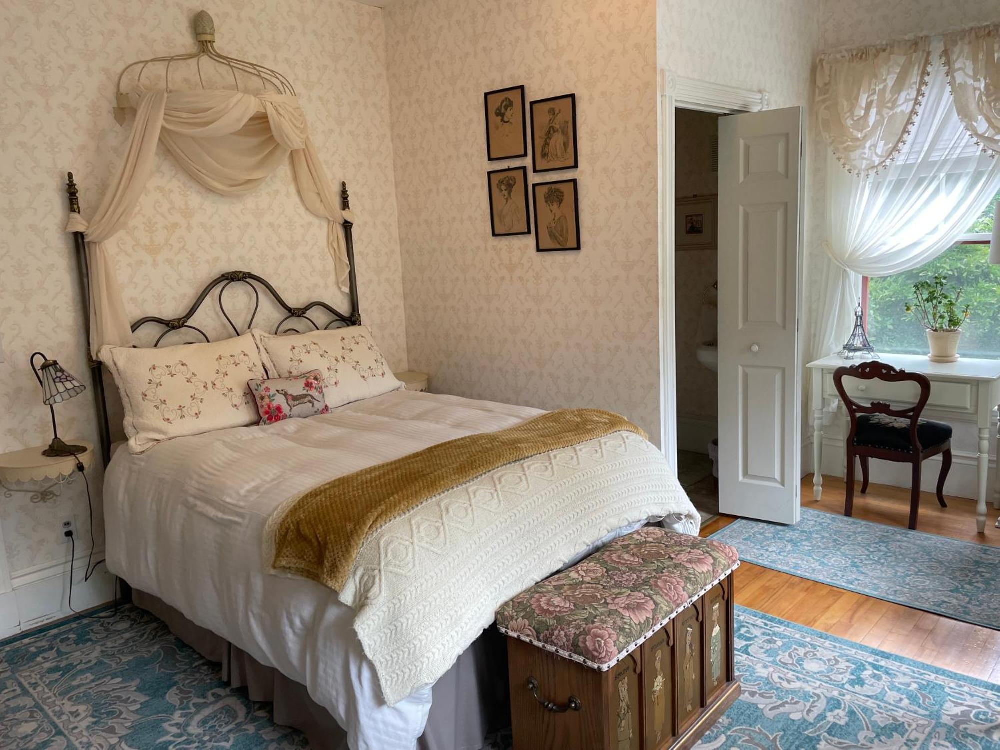 Guilford Bed And Breakfast ภายนอก รูปภาพ